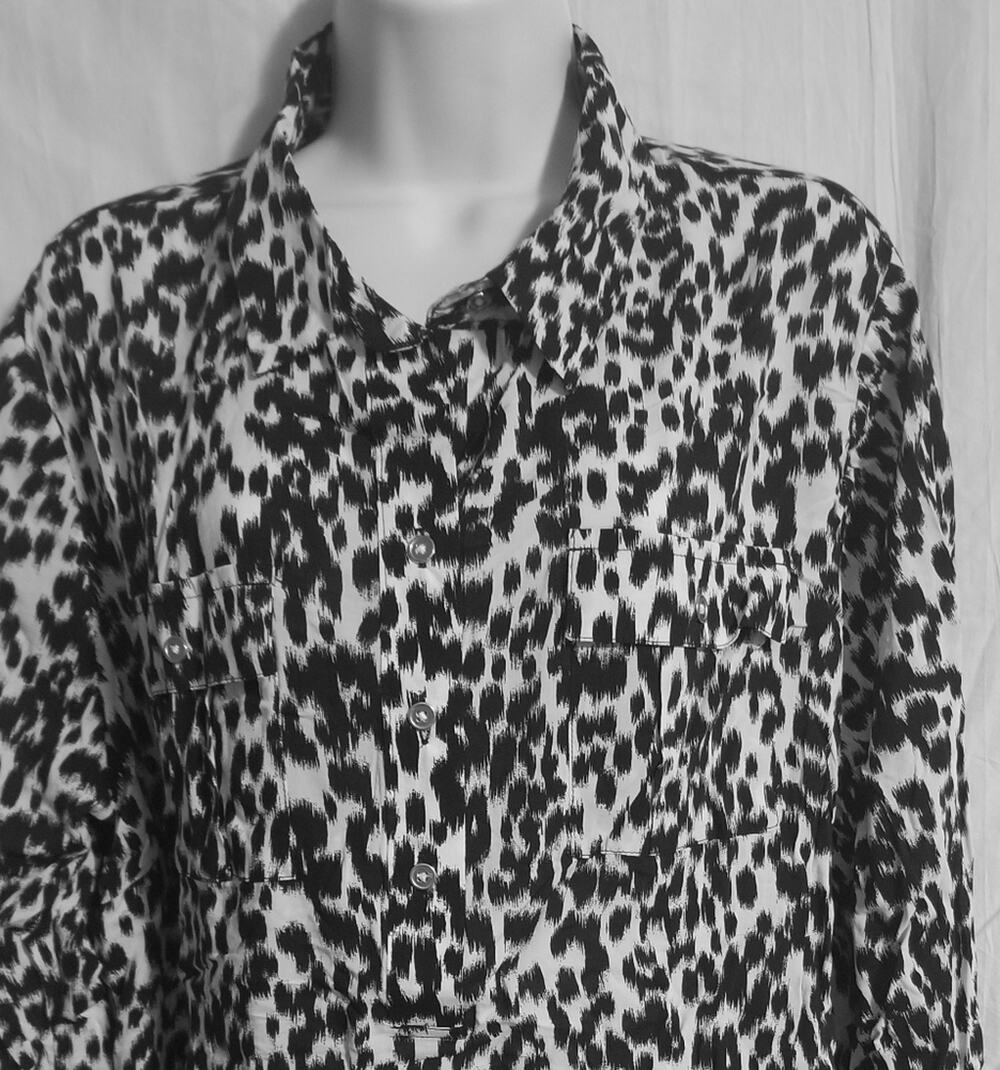 Cato plus size 18/20 button up blouse in B/W